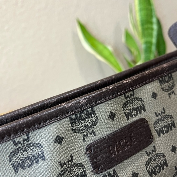 MCM MESSENGER BAG - Picture 3 of 16